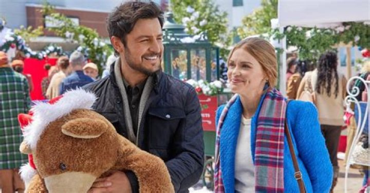 Adam Lambert's self-recorded video of 'Please Come Home For Christmas' is exceptional