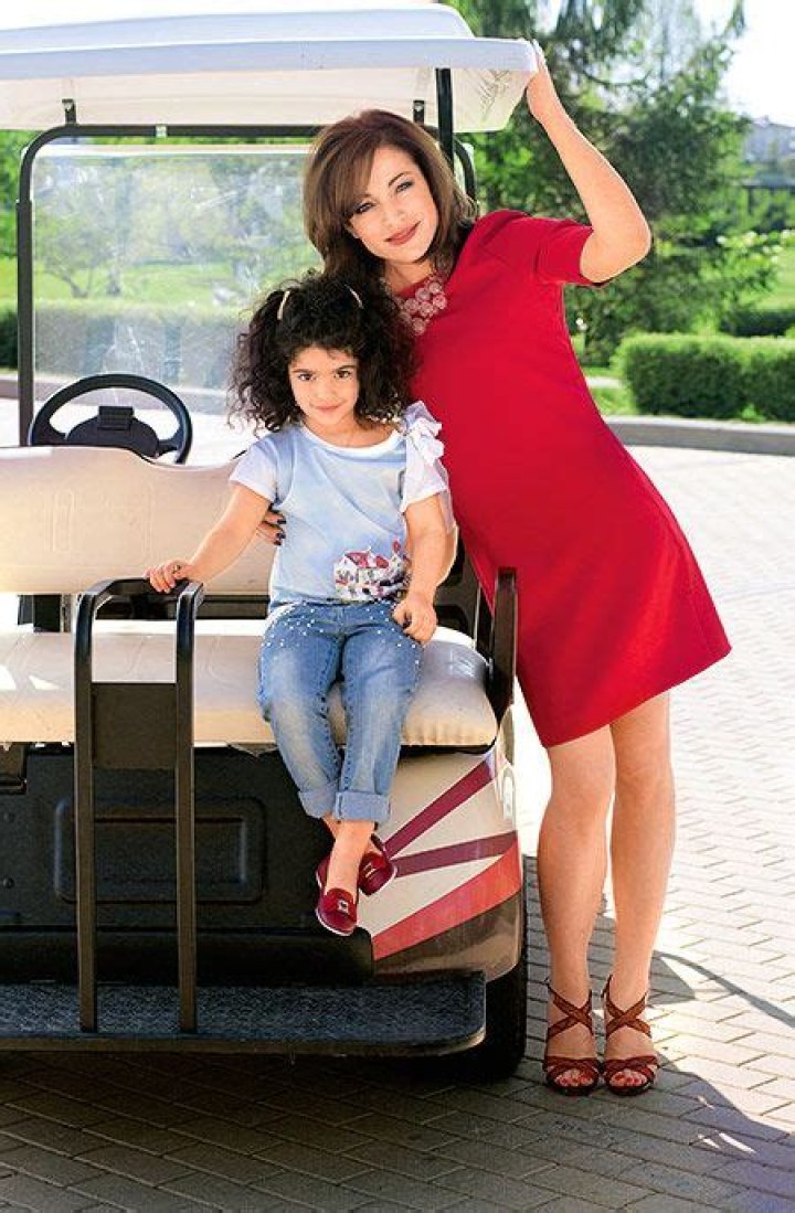 Alyona Khmelnitskaya Biography, Age, Career, Marriage, Kids, Net worth