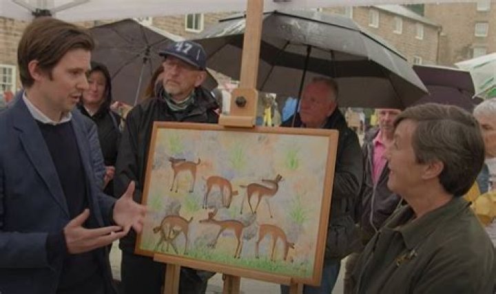 Antiques Roadshow guest gobsmacked at value of 'worthless' old family brooch - video