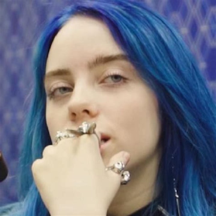 Billie Eilish - Bio, Net Worth, Height