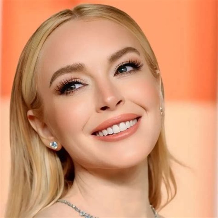 Dina Lohan - Bio, Net Worth, Height