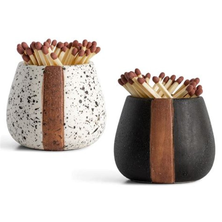 Dusty Rose Fancy Matches Small Jar
– Laurel Mercantile