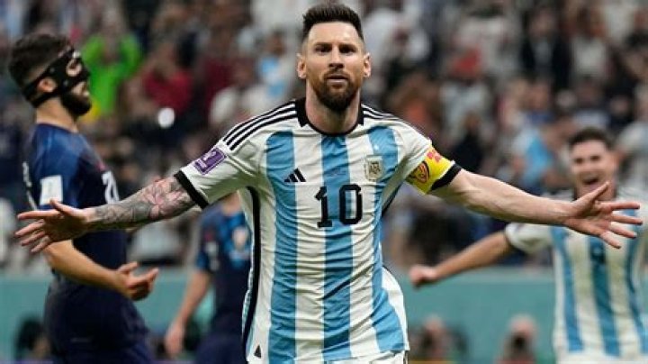 Facundo Medina speaks about Argentina team, Lionel Messi and Lens