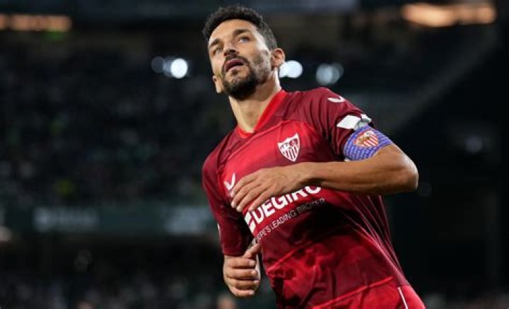 Gonzalo Montiel suspended for three games for Sevilla