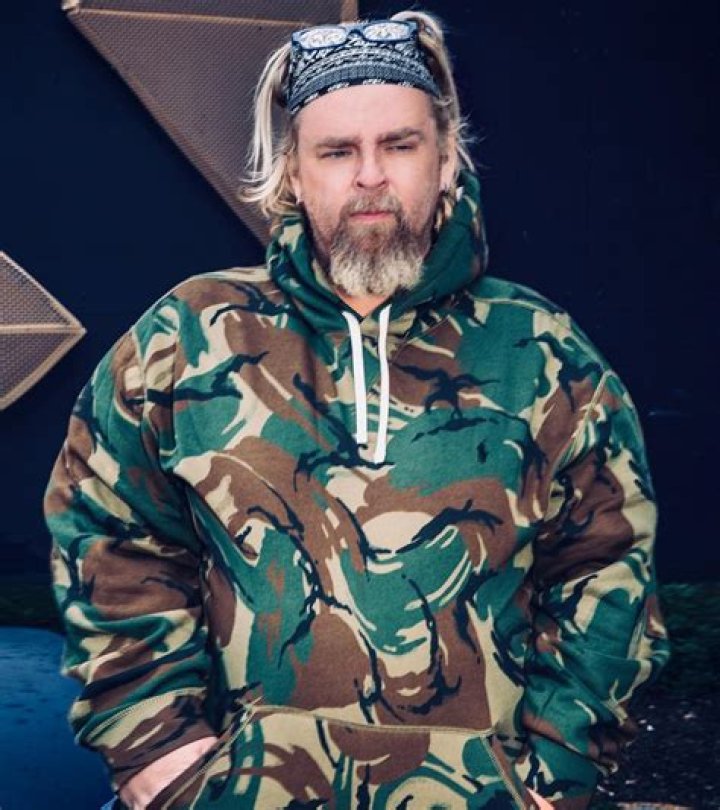 Jonathan Hay - Bio, Net Worth, Height