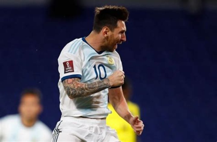Lionel Messi scores as Argentina win 1-0 vs. Ecuador in World Cup qualifier