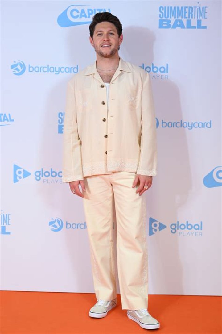 Niall Horan - Bio, Net Worth, Height