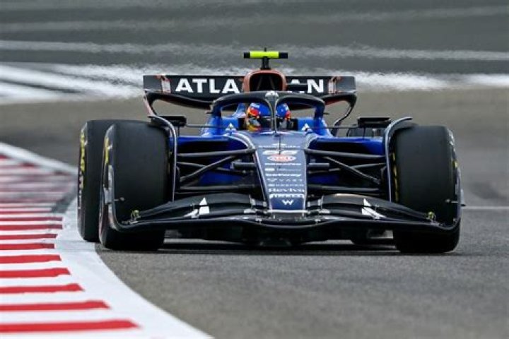 Norris on 'very generous' help from Sainz to finish P2 at Singapore | F1