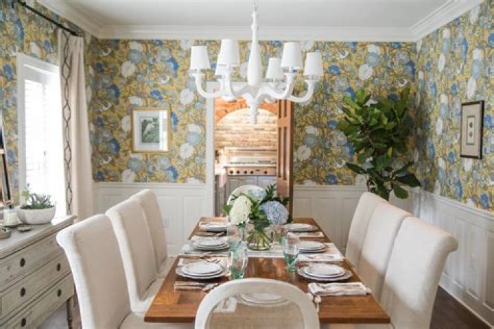 The Home Town Look: Embrace Wallpaper
– Laurel Mercantile