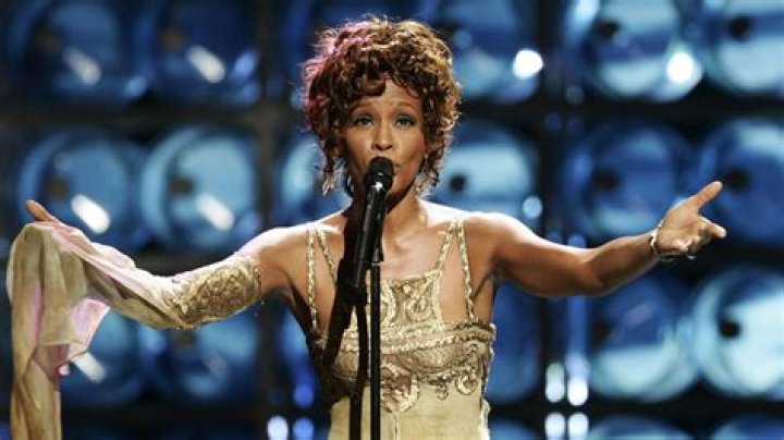 Whitney Houston - Bio, Net Worth, Height